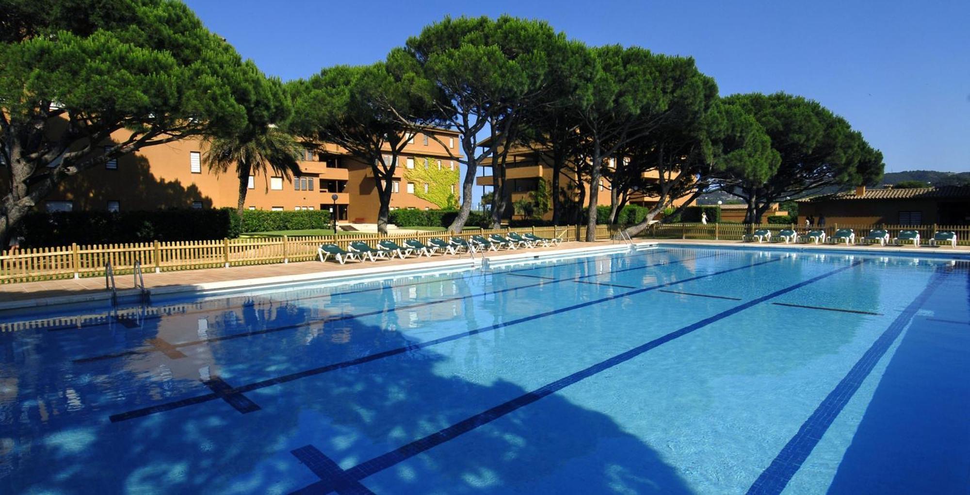 Apartaments Beach & Golf Resort パルス エクステリア 写真